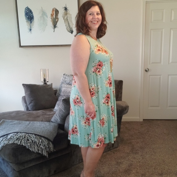 Mint Floral Shift Dress - Picture 3 of 4